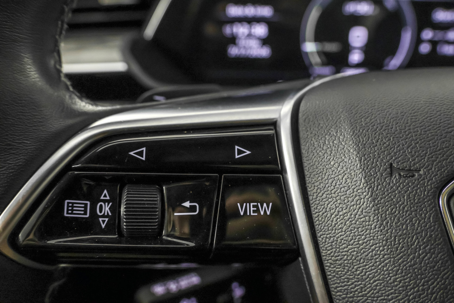 Used 2024 Audi Q8 e-tron Premium Plus w/ Premium Plus Package AWD/4WD image 23