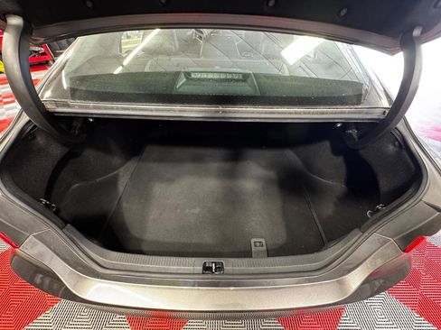 Used 2019 Toyota Camry XLE FWD image 11
