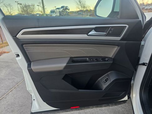 Used 2023 Volkswagen Atlas SE image 21