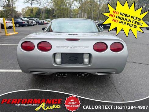 Used 2004 Chevrolet Corvette Coupe w/ Preferred Equipment Group RWD image 16