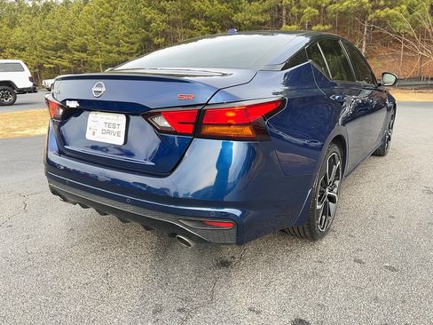 Used 2024 Nissan Altima 2.5 SR w/ SR Premium Package image 5