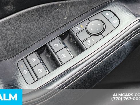 Used 2025 Nissan Rogue SV image 49