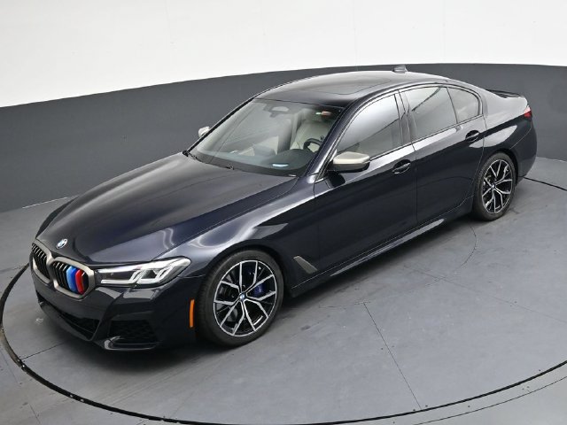 Used 2023 BMW M550i xDrive w/ Dynamic Handling Package AWD/4WD image 31