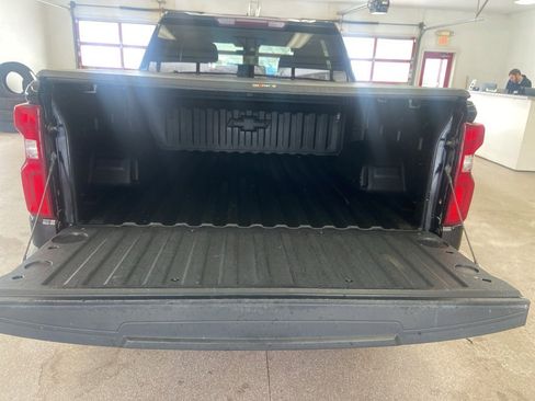 Used 2019 Chevrolet Silverado 1500 Custom w/ Custom Value Package image 14