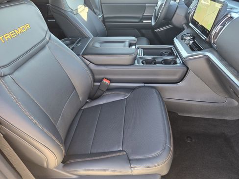 New 2026 Ford Expedition Tremor image 15