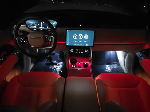 Used 2023 Land Rover Range Rover SE image 59