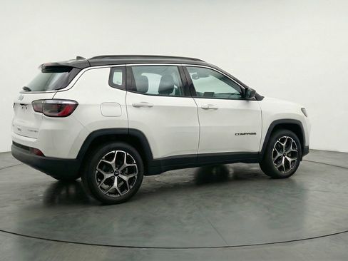 Used 2025 Jeep Compass Limited AWD/4WD image 9