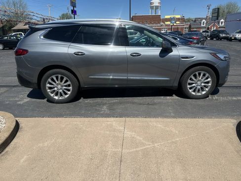 Used 2018 Buick Enclave Premium w/ Experience Buick Package image 4