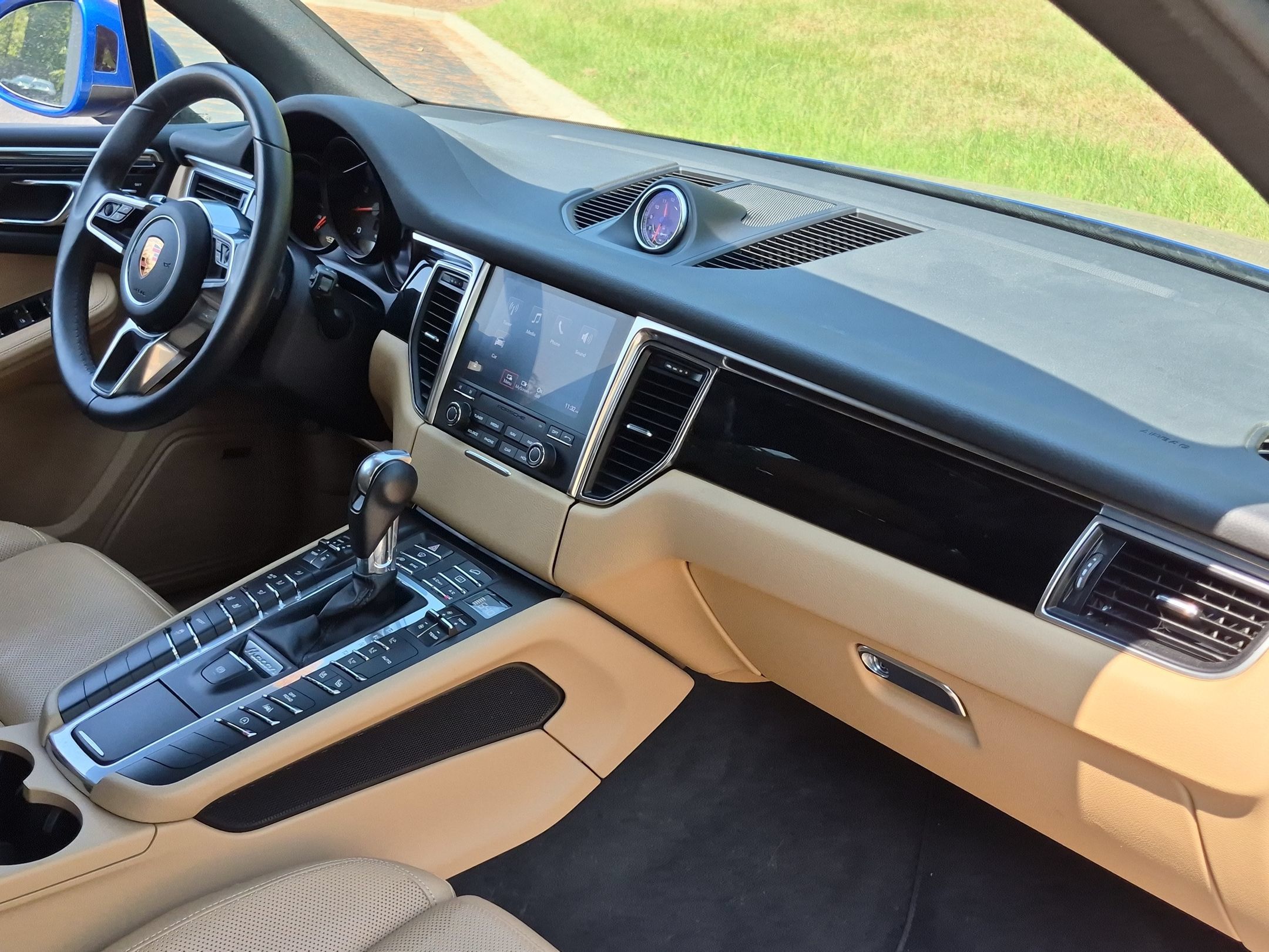 Certified 2018 Porsche Macan AWD/4WD image 20
