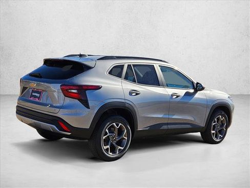 New 2026 Chevrolet Trax LT w/ LT Convenience Package image 2