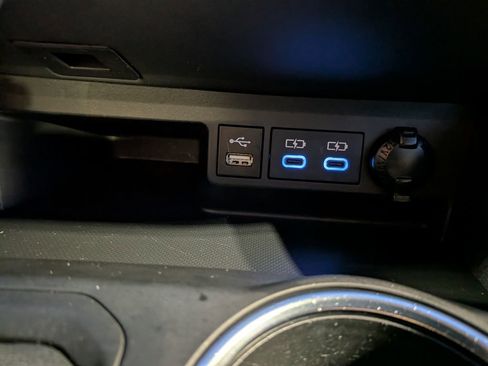 Used 2022 Toyota Highlander XLE image 20