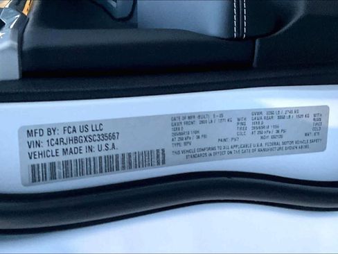 New 2025 Jeep Grand Cherokee Limited w/ Luxury Tech Group II image 22