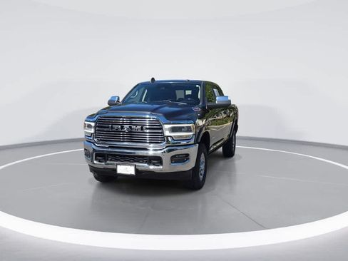Used 2022 RAM 2500 Laramie AWD/4WD image 4
