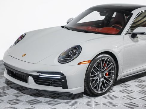 Used 2022 Porsche 911 Turbo image 18