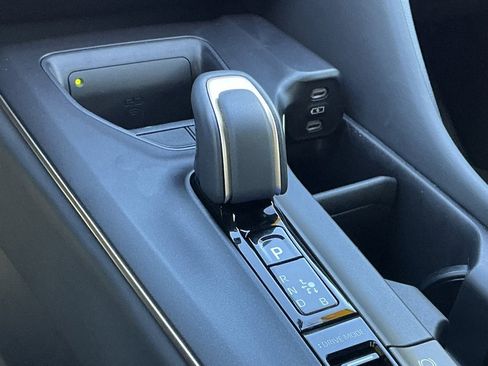 Used 2023 Toyota Crown XLE image 33