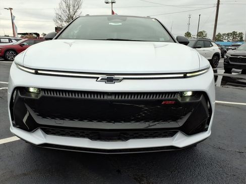 New 2026 Chevrolet Equinox EV RS image 9