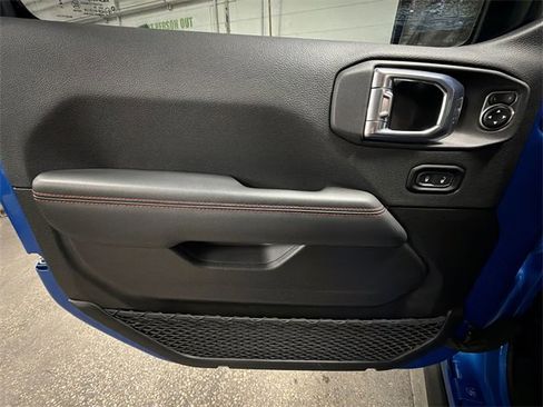 Used 2024 Jeep Gladiator Rubicon w/ Technology Group image 53