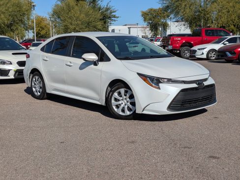 Used 2023 Toyota Corolla LE image 31