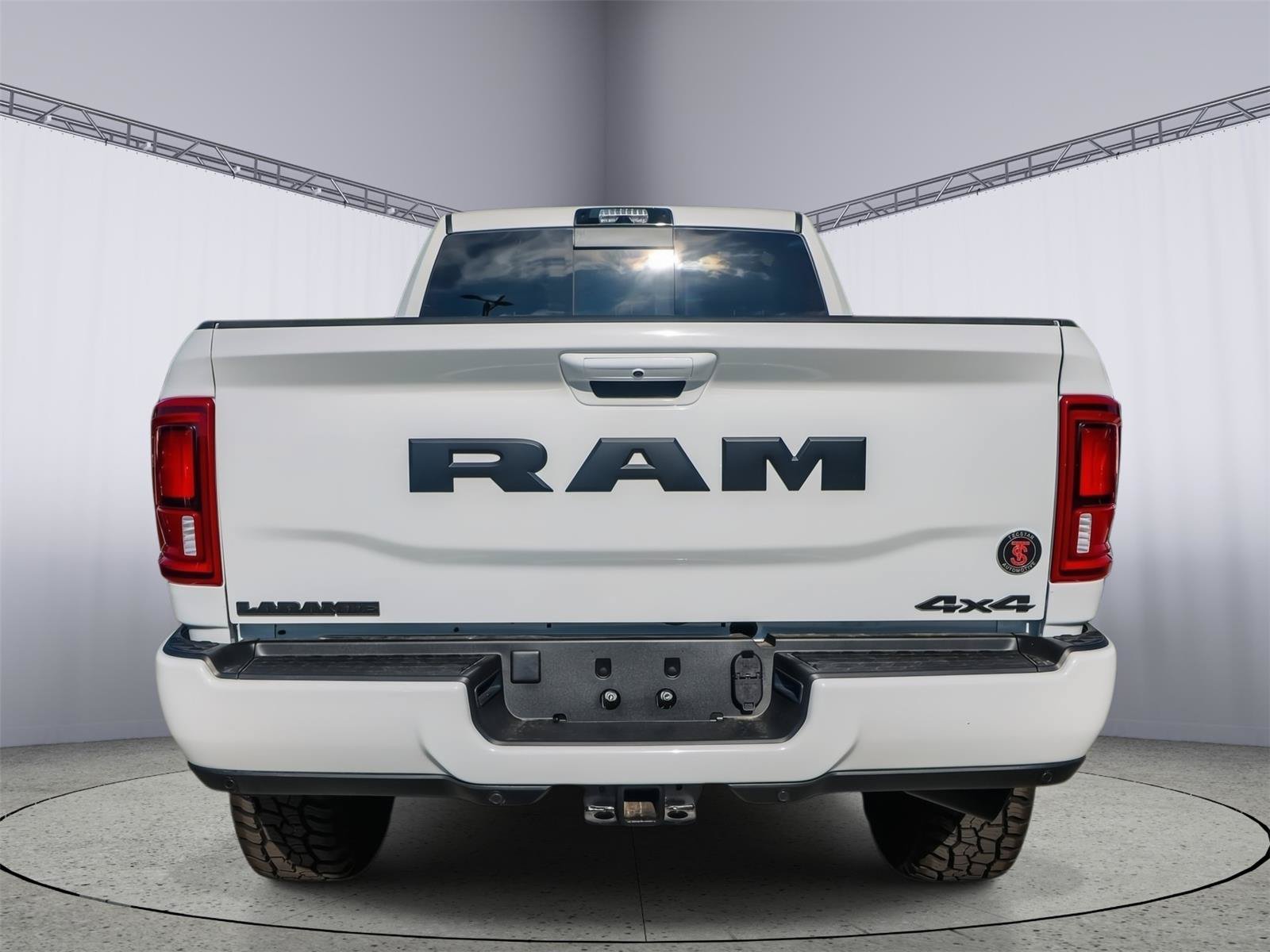 New 2026 RAM 2500 Laramie AWD/4WD image 8