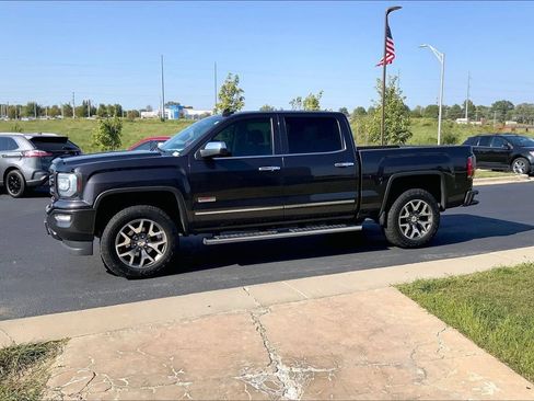 Used 2016 GMC Sierra 1500 SLE w/ All-Terrain Package AWD/4WD image 12