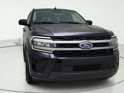 Used 2024 Ford Expedition XLT RWD image 2