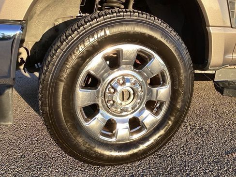 Used 2023 Ford F250 Lariat w/ Chrome Package image 18