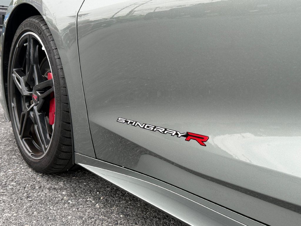 Used 2022 Chevrolet Corvette Stingray Premium Conv w/ Z51 Performance Package RWD image 16