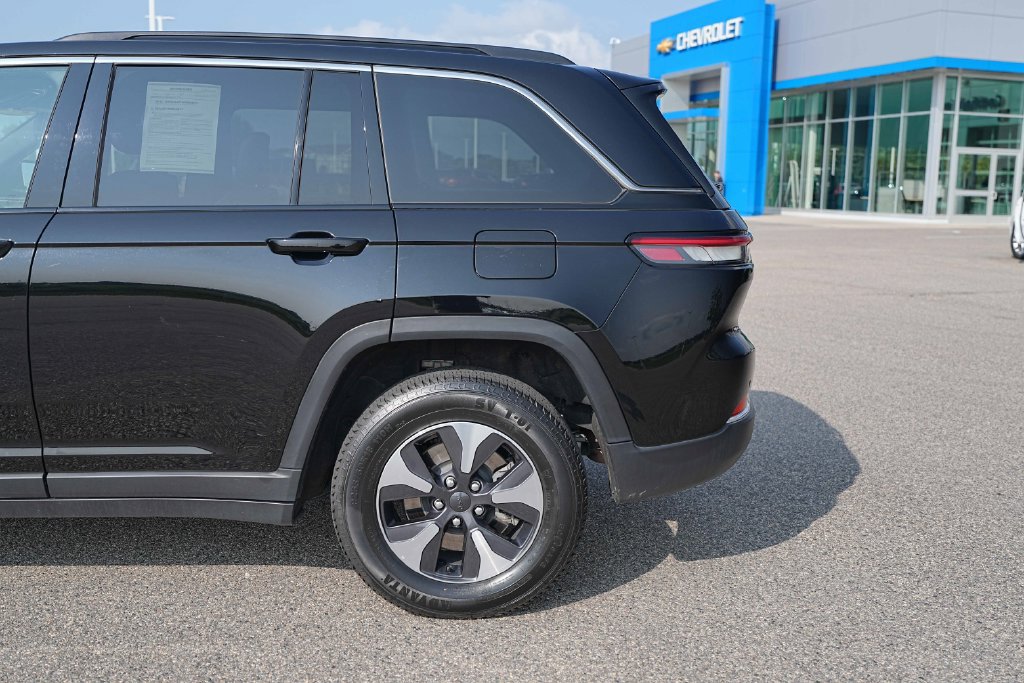 Used 2024 Jeep Grand Cherokee Limited 4xe AWD/4WD image 13