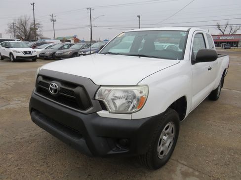 Used 2015 Toyota Tacoma 2WD Access Cab image 1