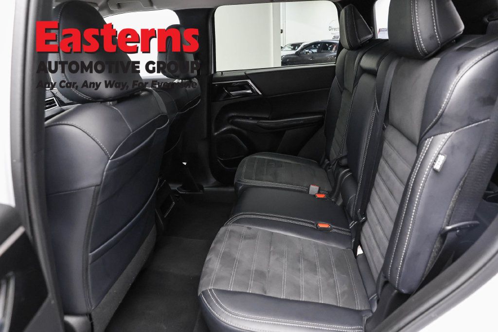 Used 2024 Mitsubishi Outlander SE FWD image 23