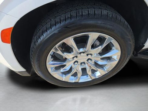 Used 2021 GMC Yukon Denali w/ LPO, Illumination Package image 12