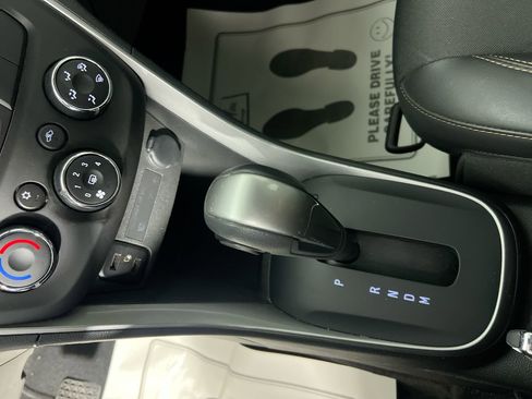 Used 2022 Chevrolet Trax LT w/ LT Convenience Package image 23