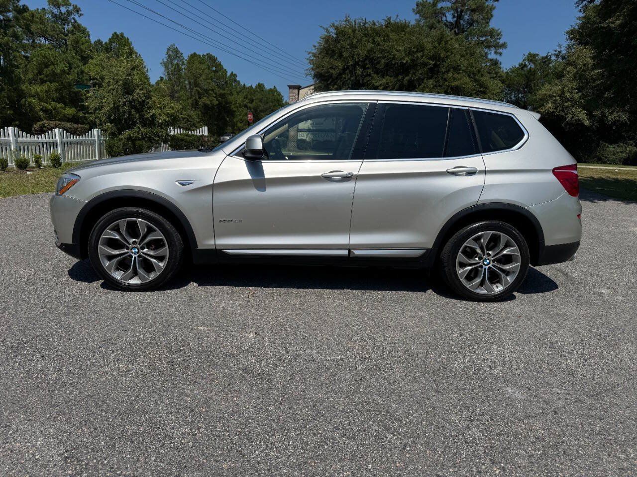 Used 2016 BMW X3 xDrive28i AWD/4WD image 3