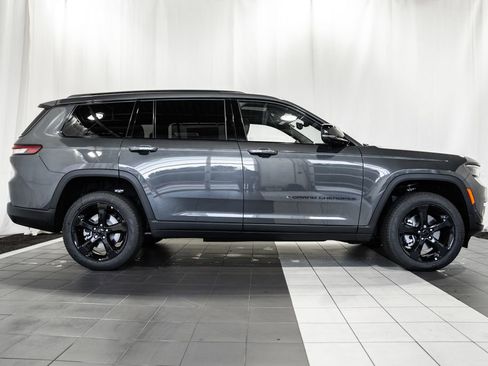 New 2025 Jeep Grand Cherokee L Limited w/ Luxury Tech Group II image 3