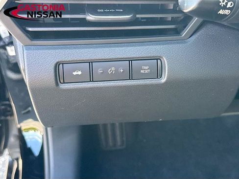 Certified 2025 Nissan Altima 2.5 SV FWD image 11