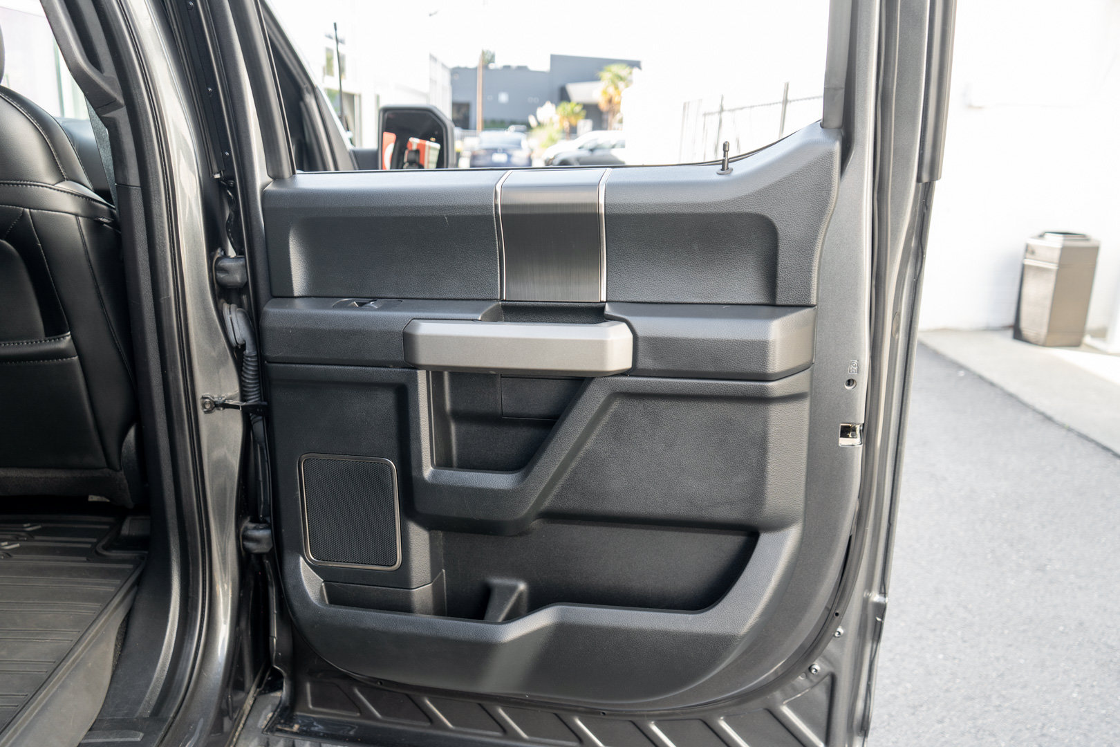 Used 2019 Ford F150 Raptor w/ Equipment Group 802A Luxury AWD/4WD image 35