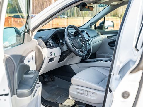 Used 2025 Honda Ridgeline RTL image 21
