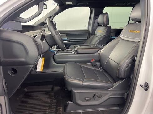 New 2025 Ford Expedition Tremor image 9