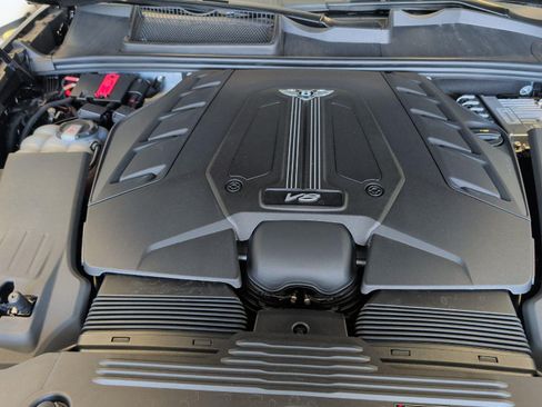 New 2026 Bentley Bentayga AWD/4WD image 18