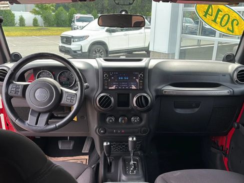 Used 2014 Jeep Wrangler Sport w/ Connectivity Group AWD/4WD image 15