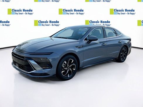 Used 2025 Hyundai Sonata SEL FWD image 3