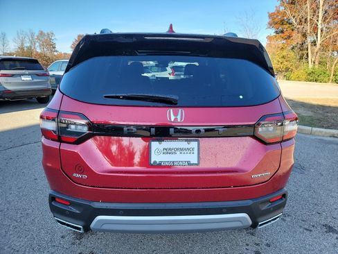 Used 2025 Honda Pilot Touring image 6