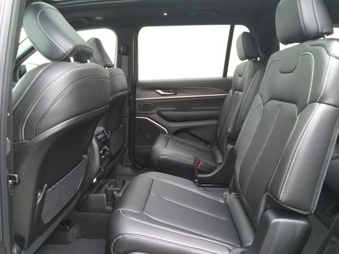 New 2026 Jeep Grand Cherokee L Limited AWD/4WD image 12