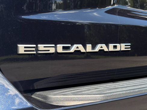 Used 2024 Cadillac Escalade Premium Luxury Platinum AWD/4WD image 16