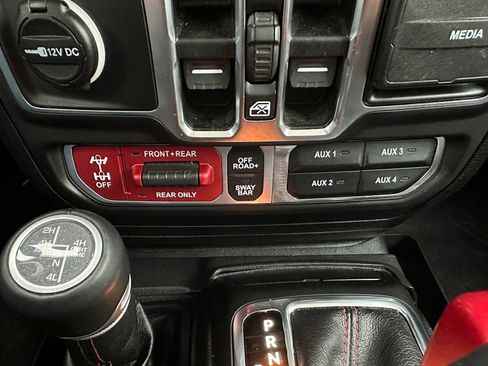 Used 2021 Jeep Wrangler Unlimited Rubicon image 32