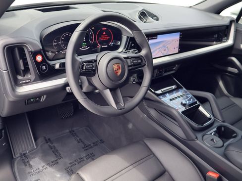 New 2026 Porsche Cayenne E-Hybrid AWD/4WD image 4