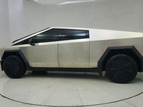 Used 2024 Tesla Cybertruck AWD Crew Cab image 64