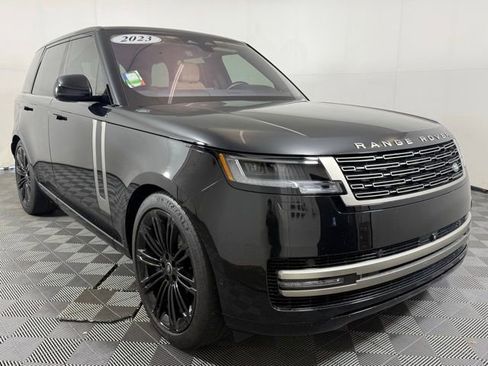 Certified 2023 Land Rover Range Rover SE image 9