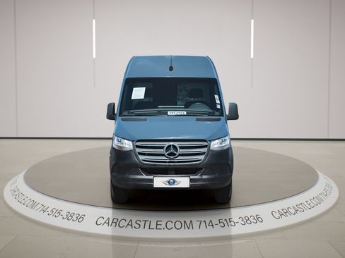 Used 2019 Mercedes-Benz Sprinter 170 image 2