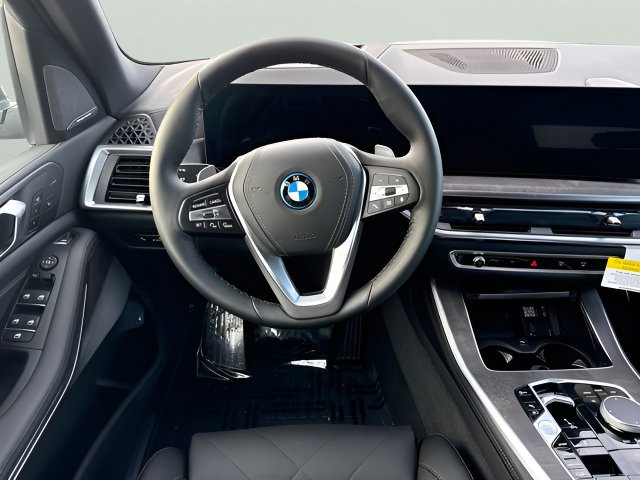 Used 2026 BMW X5 xDrive50e AWD/4WD image 13